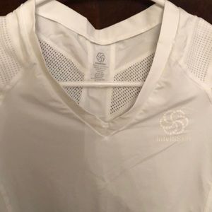 Women’s Inttelliskin athletic shirt